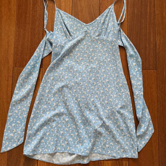 Backless Dress - Picture 1 of 2